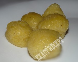 hedvabny-bramborovy-knedlik